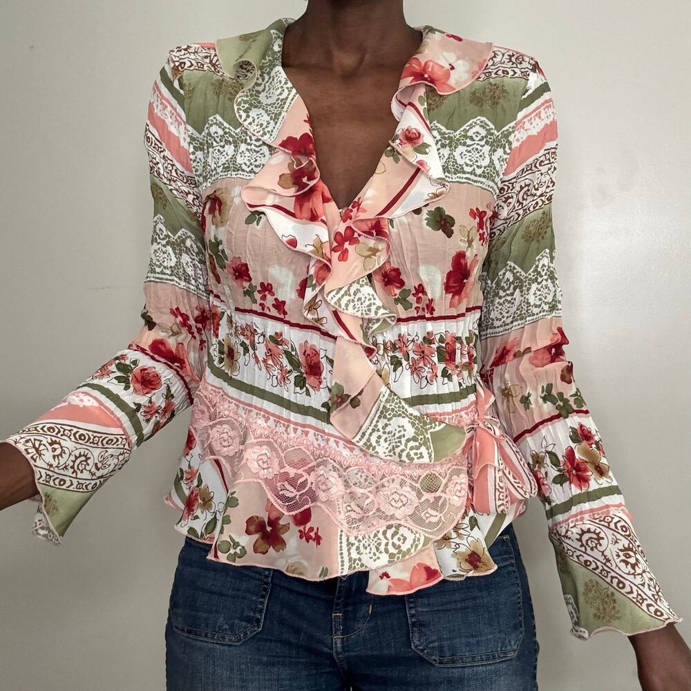 VINTAGE | Y2K Blush Floral Ruffle & Lace Long Sleeve Plisse Wrap Blouse Size M